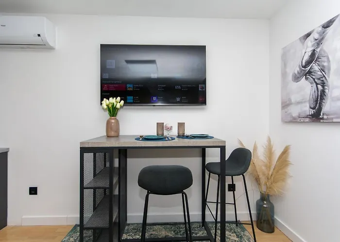 Sapphire Studio Apartment With Free Private Parking